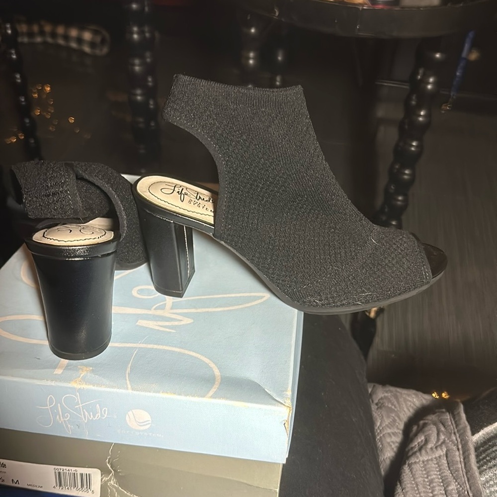 Life stride Alita Black Knit 6.5